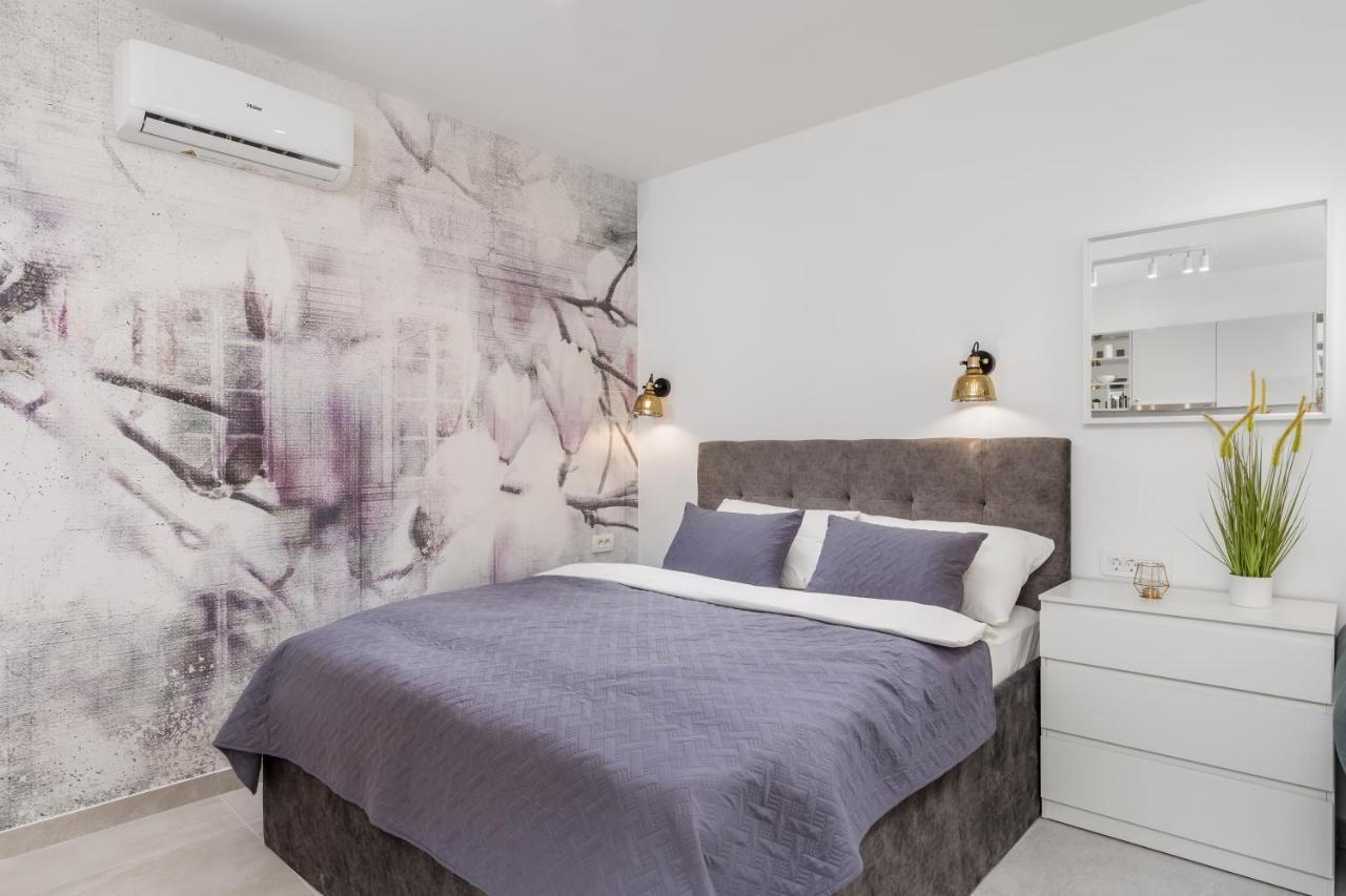 Srnec Apartments - Korzo Rijeka Bagian luar foto