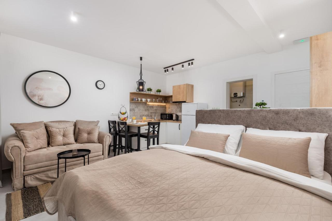 Srnec Apartments - Korzo Rijeka Bagian luar foto