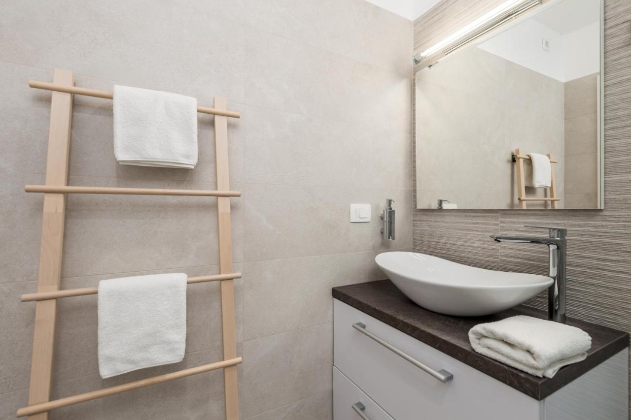 Srnec Apartments - Korzo Rijeka Bagian luar foto