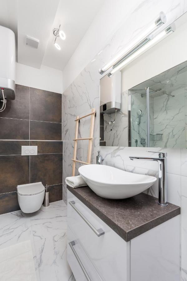 Srnec Apartments - Korzo Rijeka Bagian luar foto
