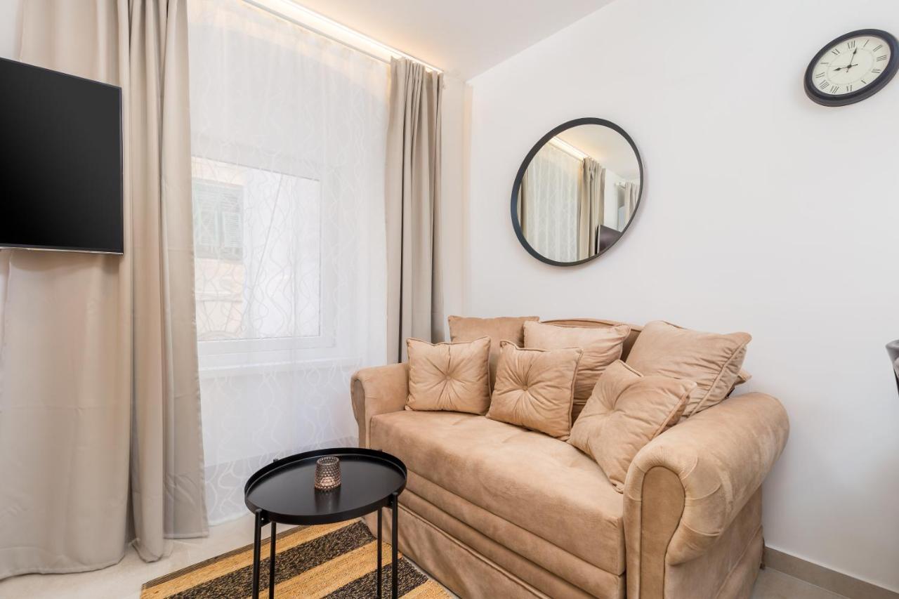 Srnec Apartments - Korzo Rijeka Bagian luar foto