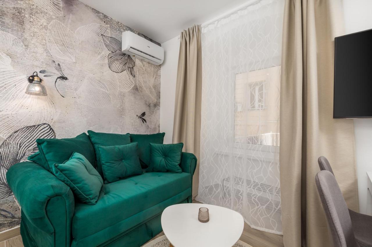 Srnec Apartments - Korzo Rijeka Bagian luar foto