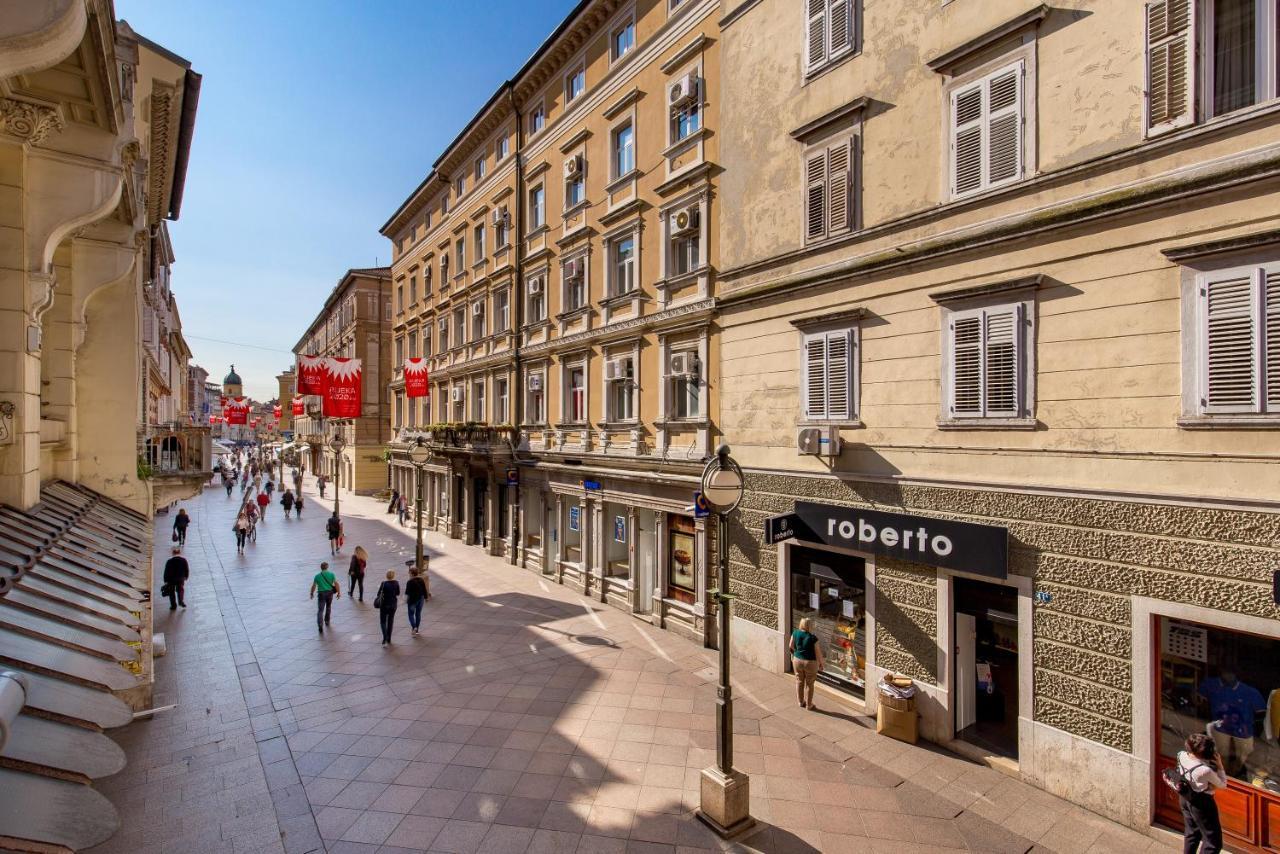 Srnec Apartments - Korzo Rijeka Bagian luar foto
